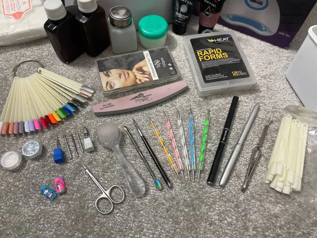 لوازم کاشت ناخن|آرایشگاه و سالن‌های زیبایی|نیشابور, شهرک اندیشه|دیوار