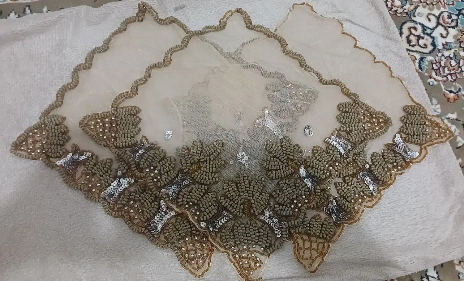 رومیزی سنگدوزی شده|پرده، رانر، رومیزی|دورود, |دیوار