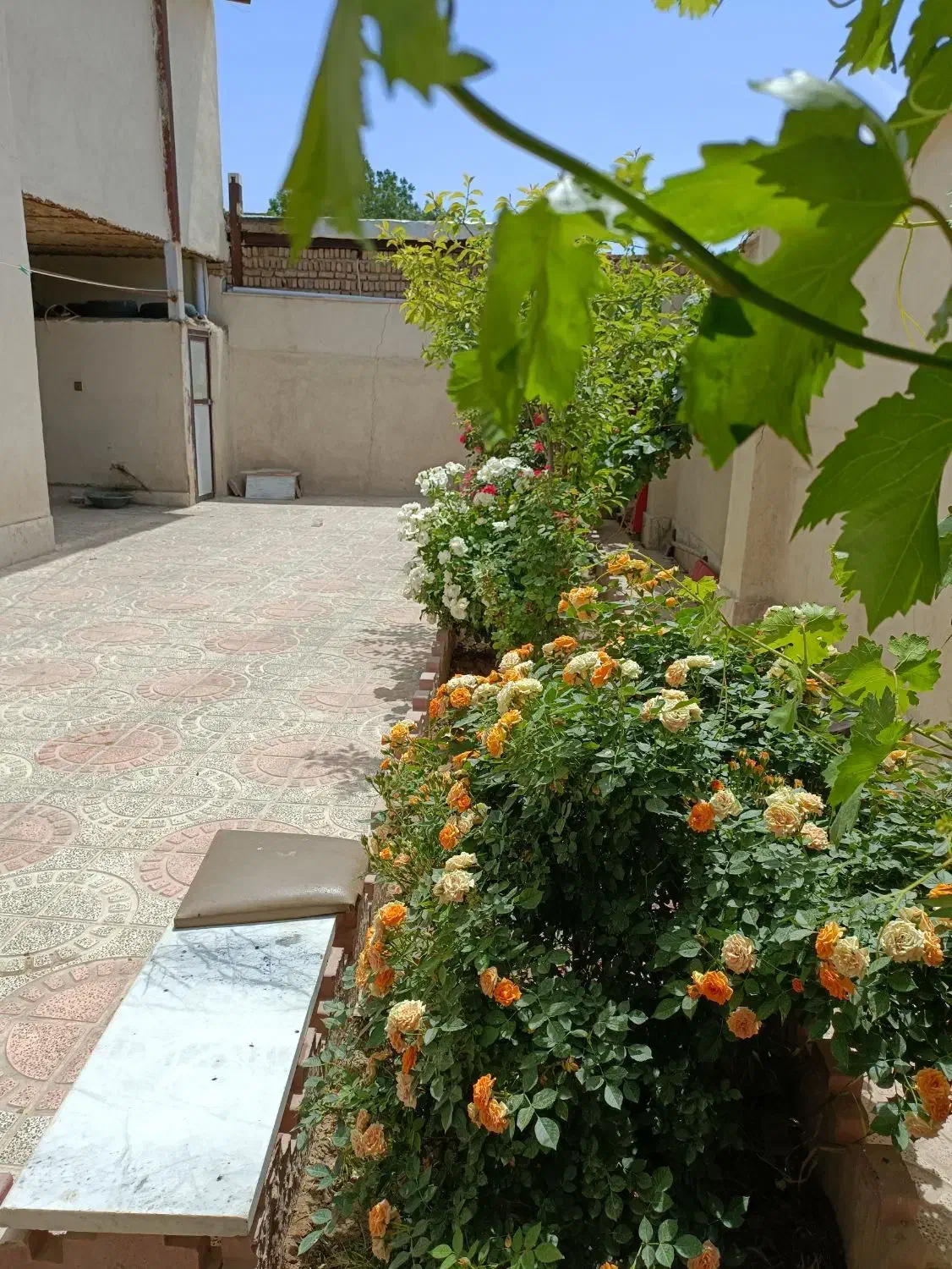 خانه ویلایی دو طبقه پارکینگ مجزا با حیاط|فروش خانه و ویلا|صفادشت, |دیوار