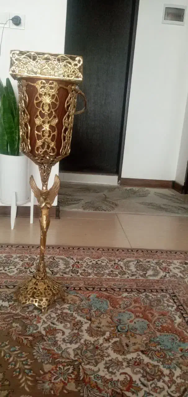 گلیم فرش با جا دستمالی برنز|گلیم، جاجیم، گبه|بروجرد, |دیوار