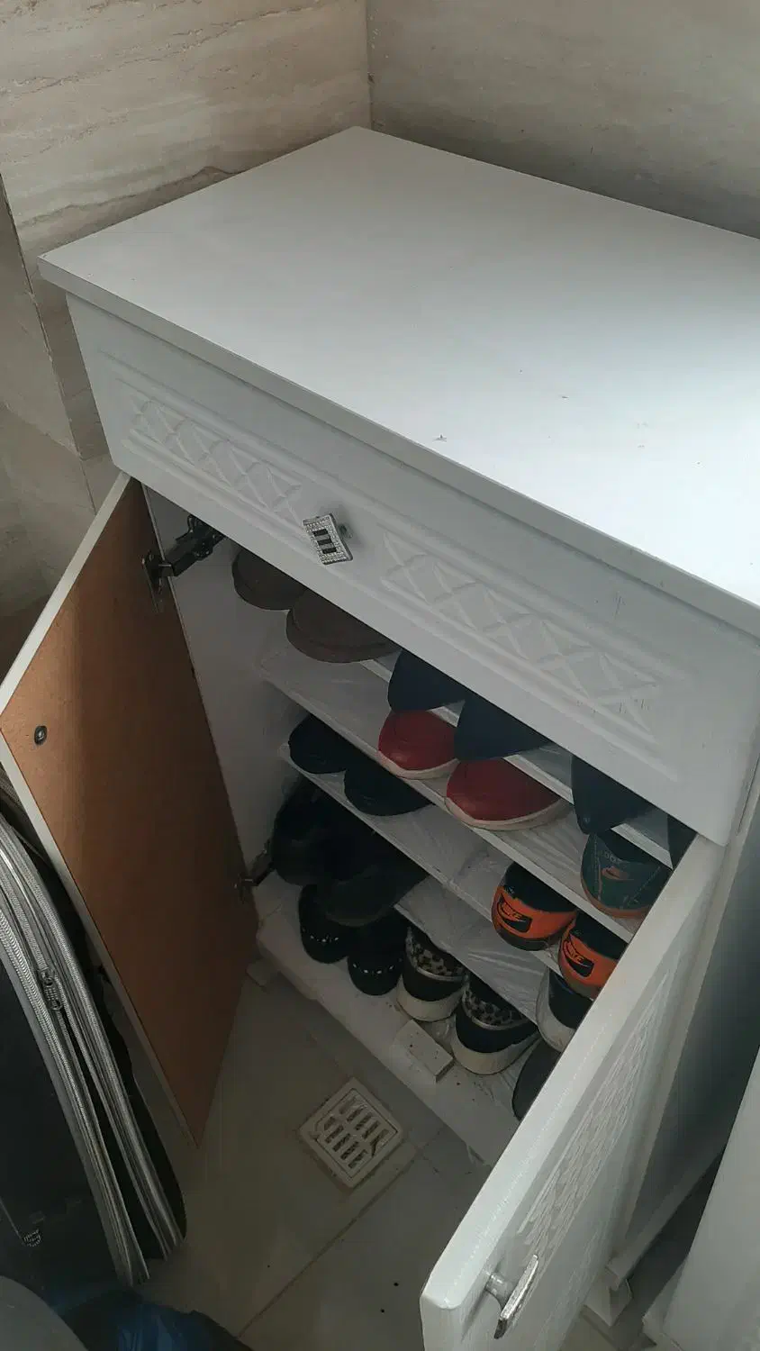 جاکفشی سفید صدفی|جاکفشی، کمد، دراور|بندر انزلی, کلیور|دیوار