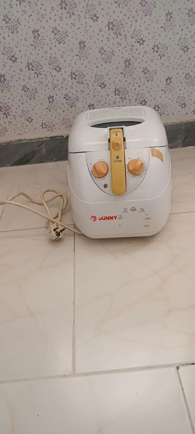 تعدادی وسایل خانه|سایر لوازم برقی|تویسرکان, |دیوار