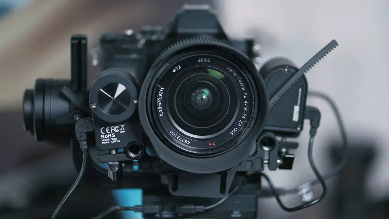 بادی ۶۰ دی+لنز۱۸.۵۵+محافظ لنز uv به ارزش ۵ تومان|دوربین عکاسی و فیلمبرداری|شیراز, دکتر حسابی|دیوار