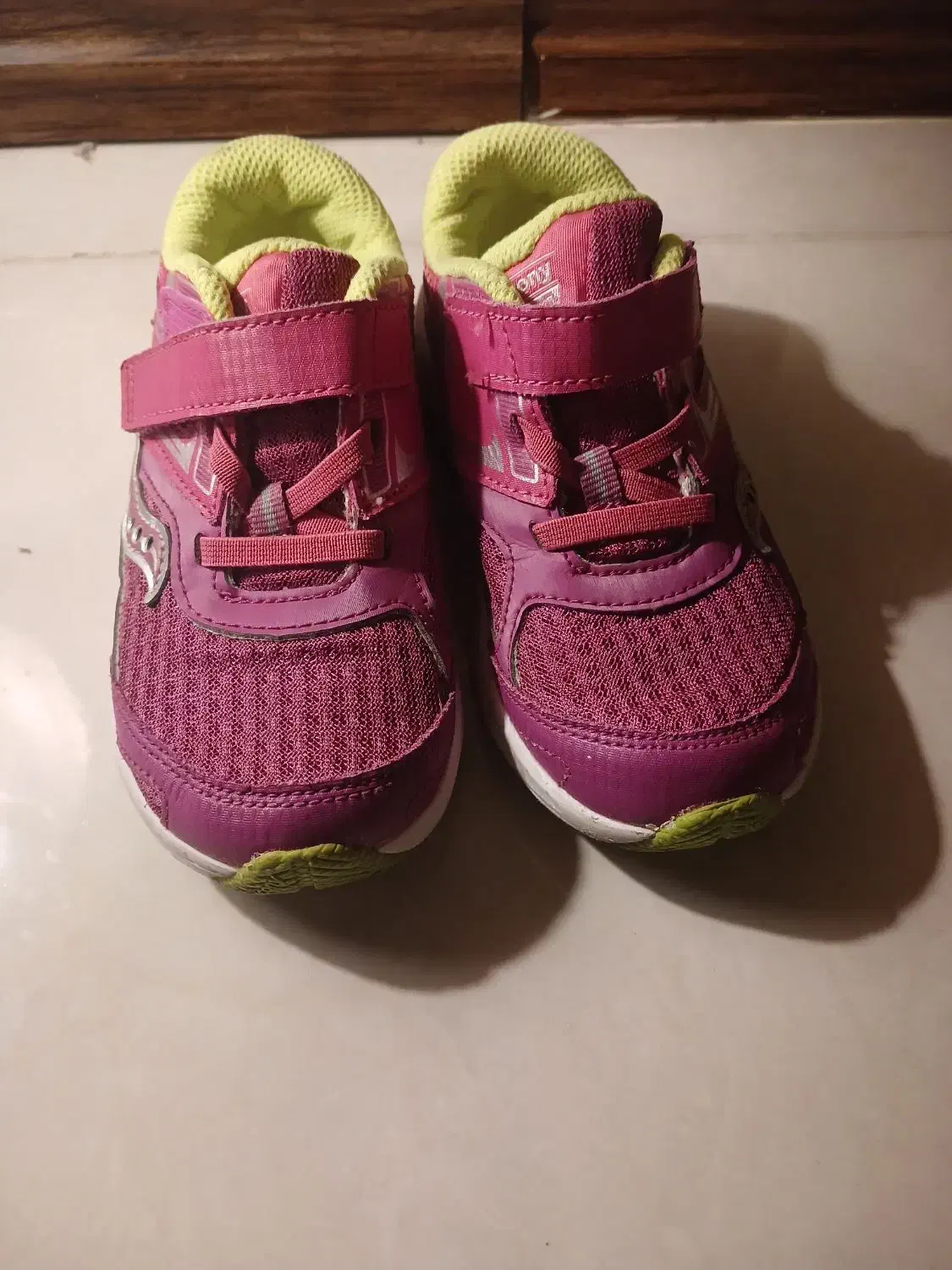 کتانی برند saucony|کفش و لباس بچه|تهران, فرمانیه|دیوار