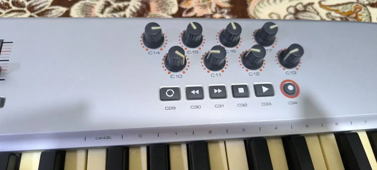 میدی کنترلر اکسیژن برای ارگ اندروید|پیانو، کیبورد، آکاردئون|اصفهان, باغ زرشک|دیوار