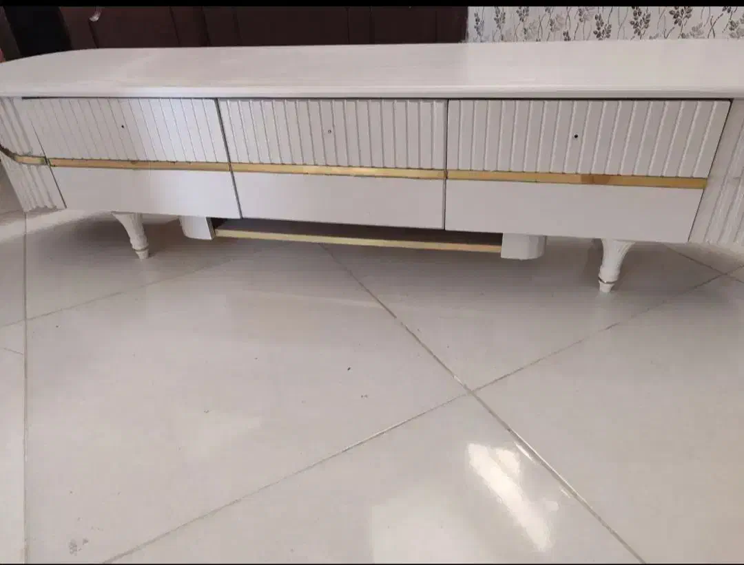 میز تی وی تمیز وزیبا اصلا استفاده نشده|میز تلویزیون|بولی, |دیوار