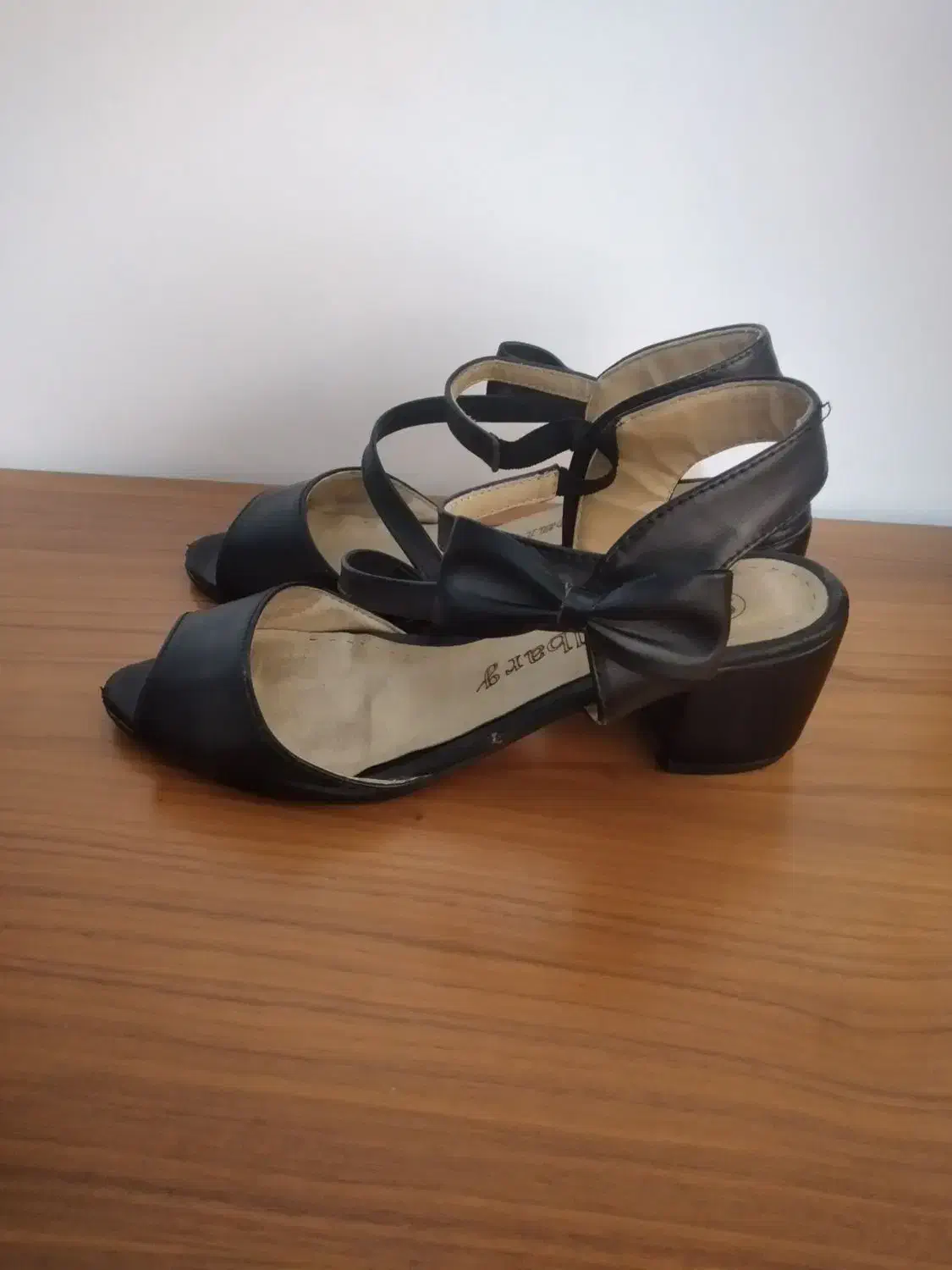 کفش|کیف، کفش، کمربند|کوهدشت, |دیوار