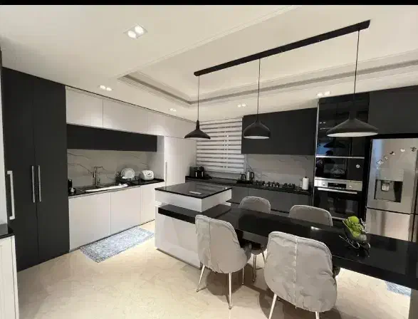 110 متر/ فول امکانت/ کم ساله/ خوش نقشه