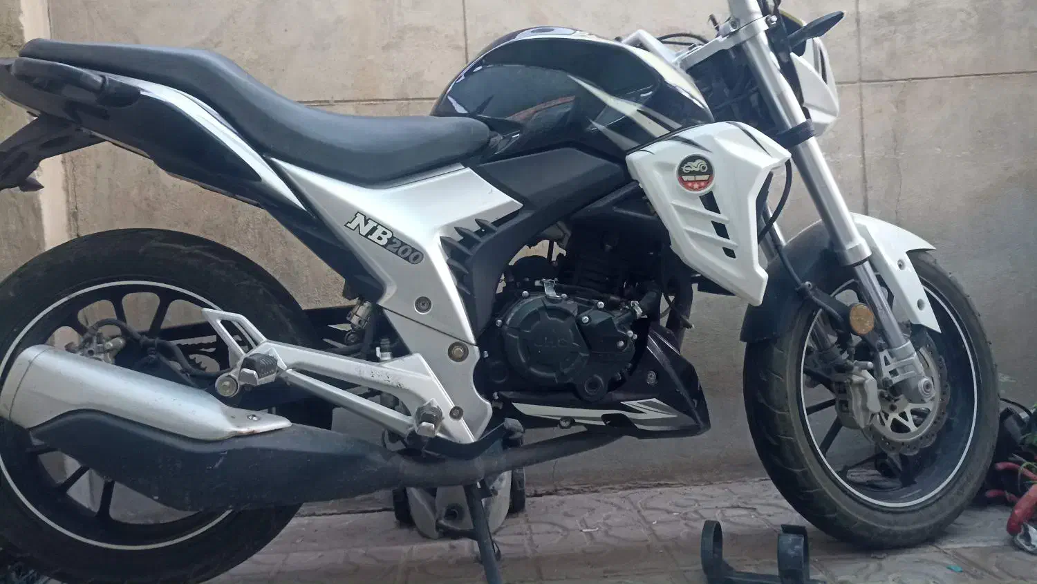 بلنتا دویست|موتورسیکلت|طبس, |دیوار