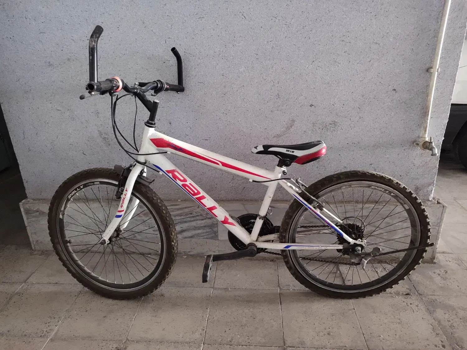 دوچرخه|دوچرخه، اسکیت، اسکوتر|رباطکریم, رباطکریم|دیوار