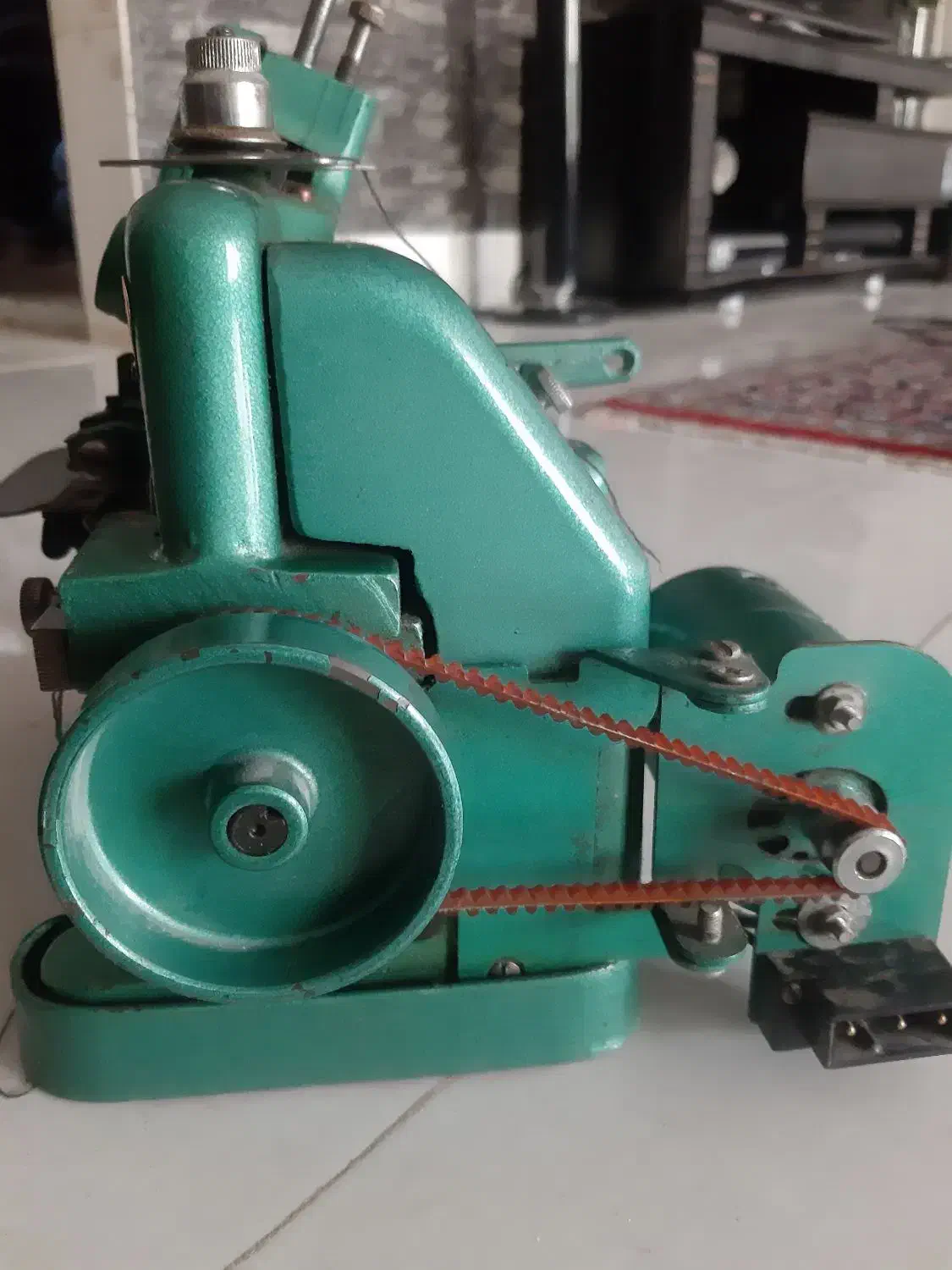 سردوز درحدنو|چرخ خیاطی و ریسندگی|خرم‌آباد, |دیوار