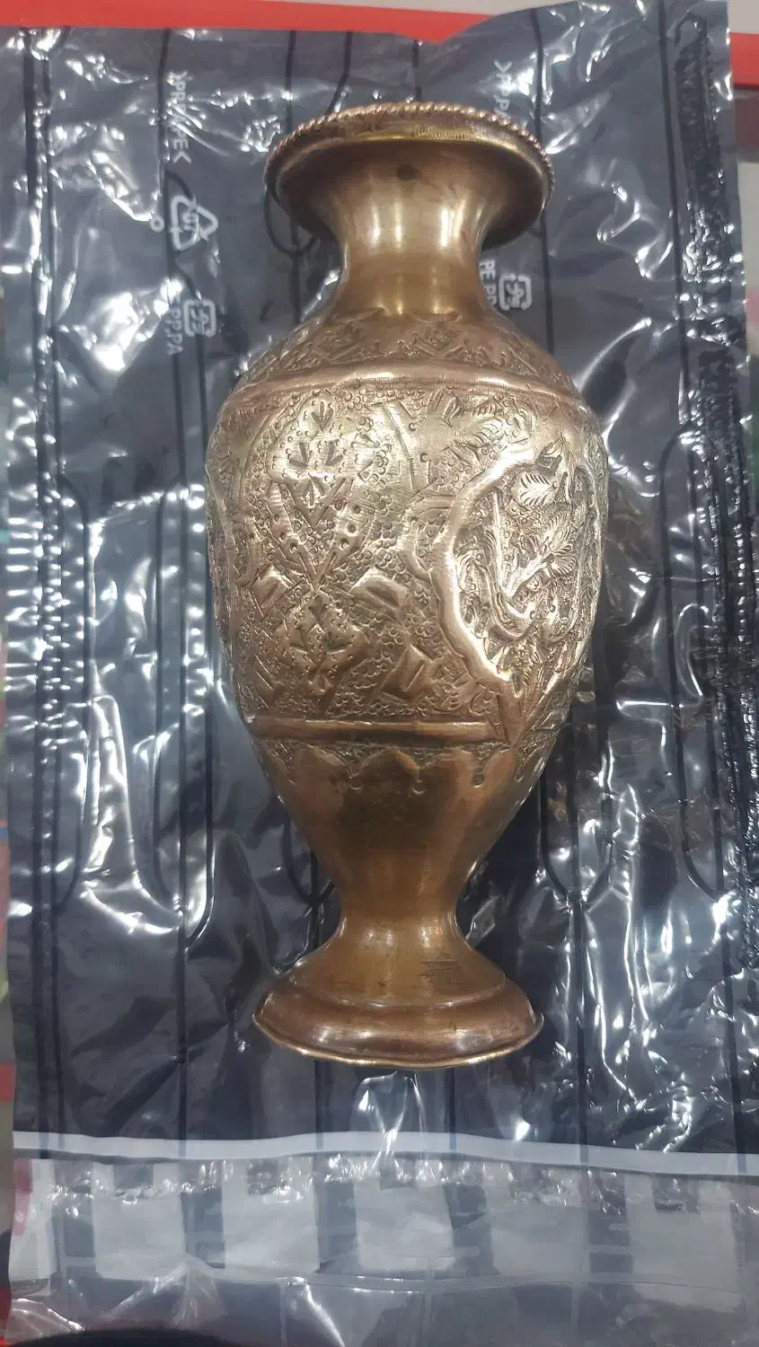 گلدان مسی قلم زنی شده|کلکسیون اشیاء عتیقه|کلاله, |دیوار