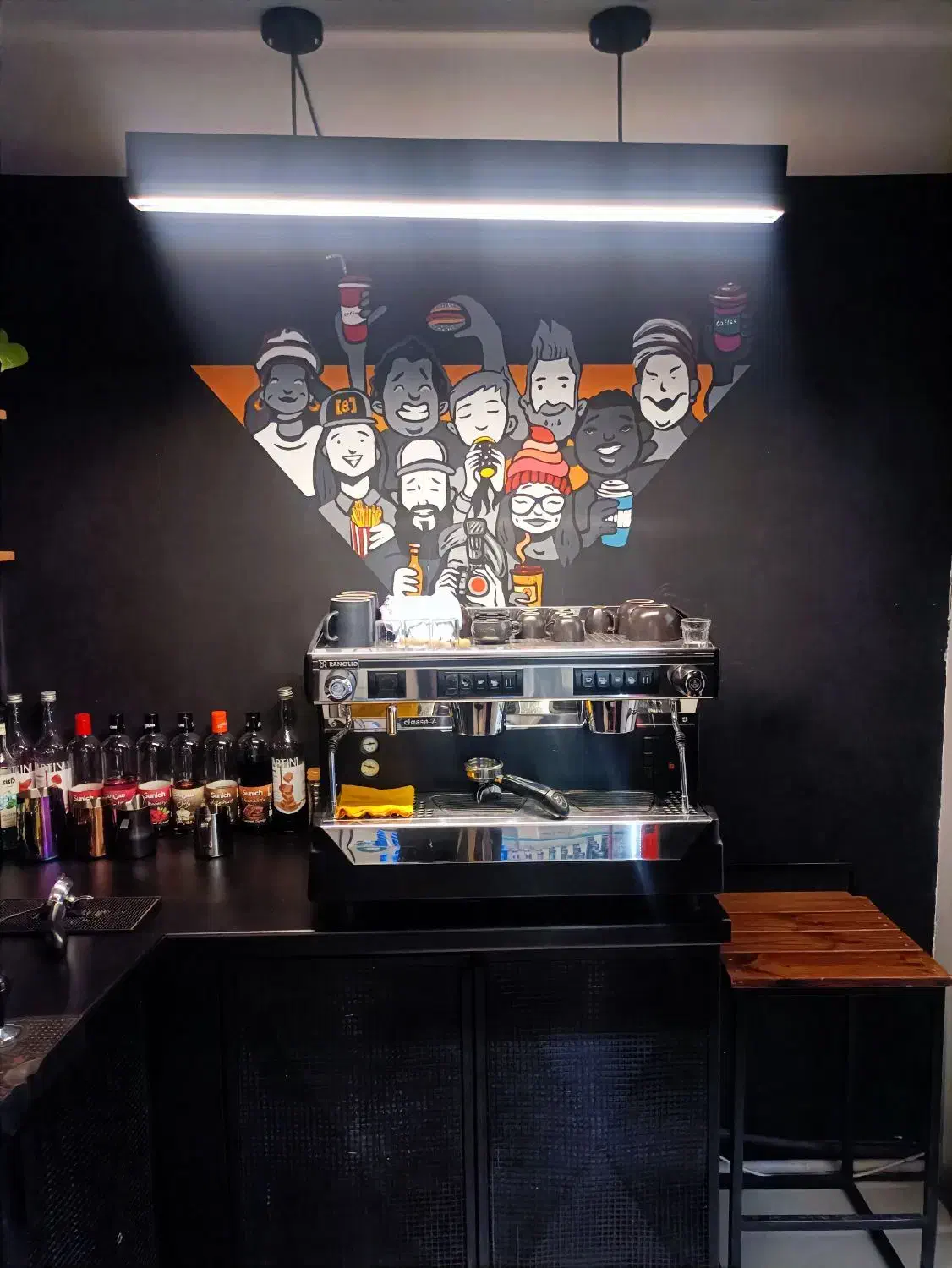 نقاشی دیواری|تابلو، نقاشی، عکس|اصفهان, باغ زرشک|دیوار