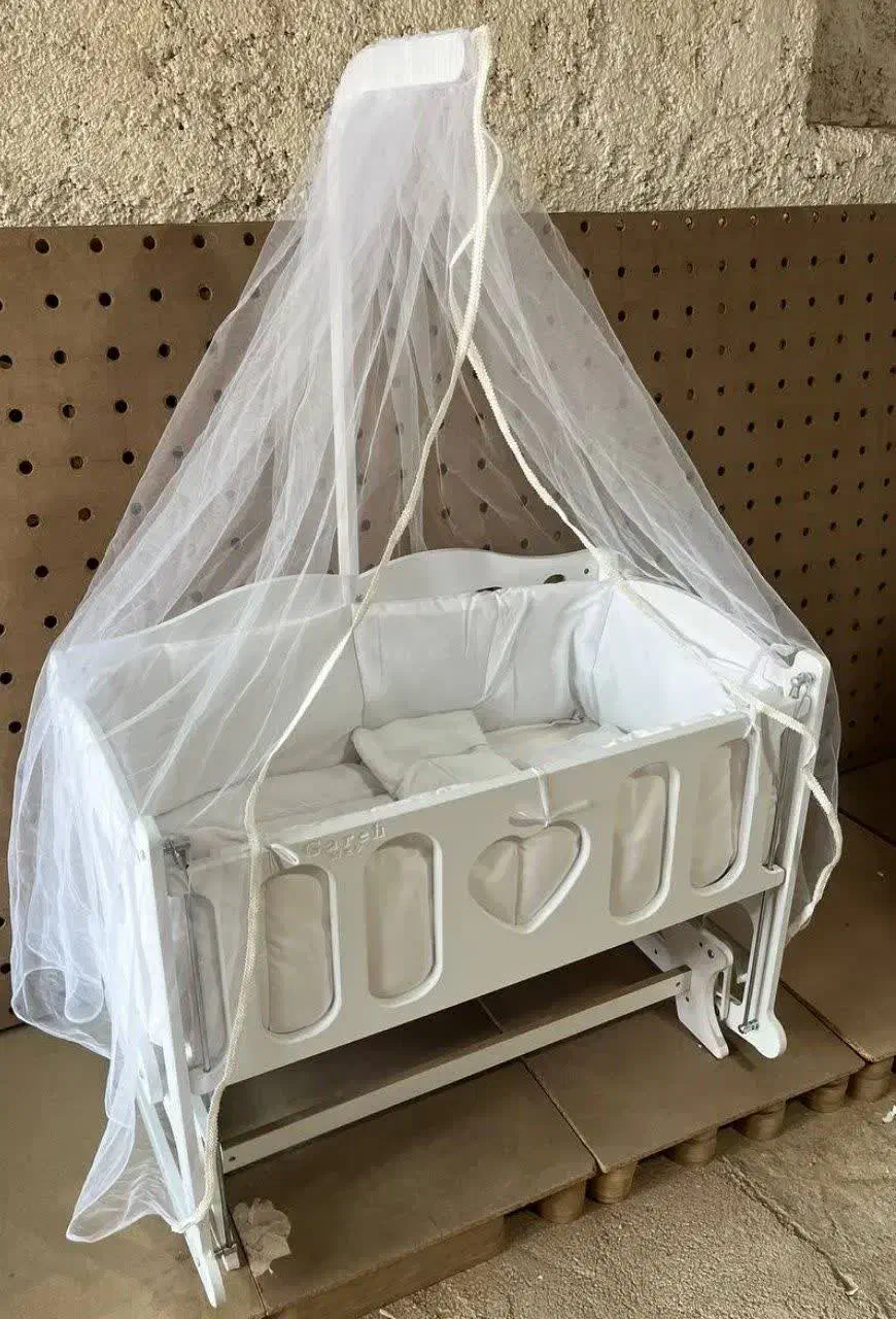 گهواره کنار مادر مدل قلب- دارای سرویس خواب|تخت و صندلی بچه|زابل, |دیوار