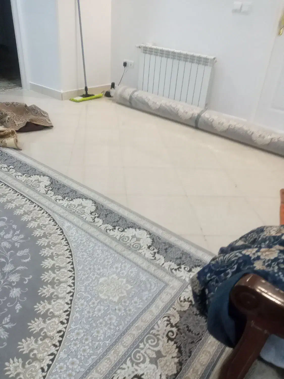 فرش ۹مترینو خلوت آکبند|فرش|تهران, نیروی هوایی (پیروزی)|دیوار