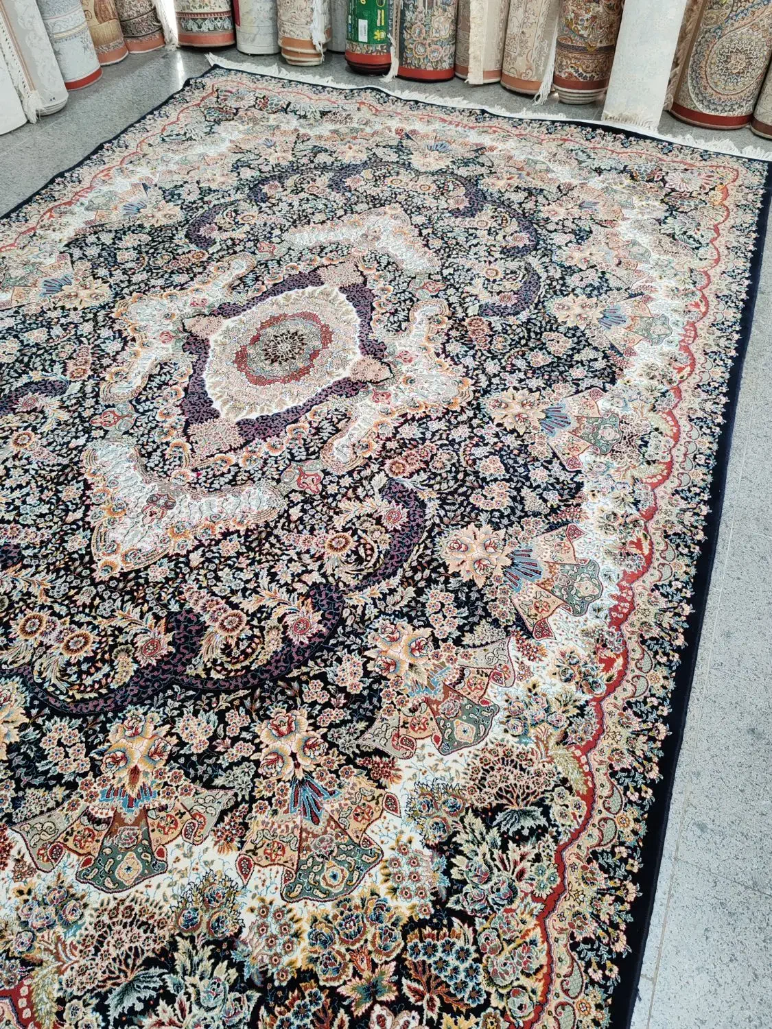 2تخته فرش 9متری عروس 700شانه سورمه ای|فرش|قم, نیروگاه|دیوار