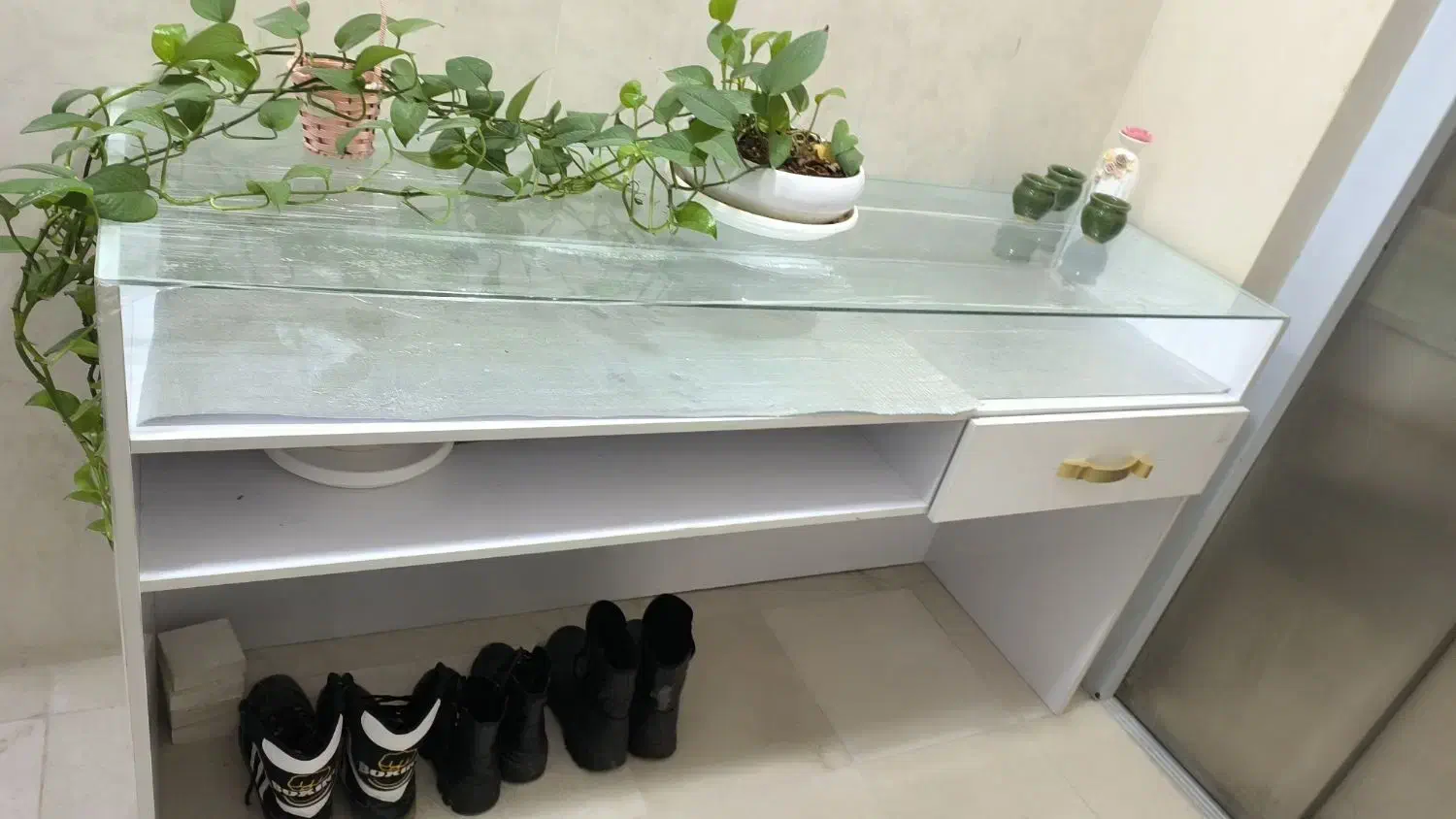 میز چندکاره|میز تحریر و کامپیوتر|شاهینشهر, حافظ جنوبی|دیوار