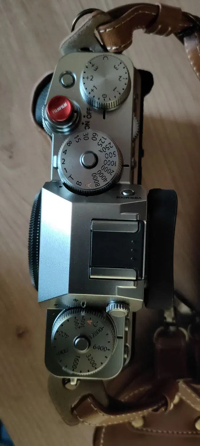 بادی فوجی فیلم ایکس تی فور به همراه لوازم جانبی|دوربین عکاسی و فیلم‌برداری|تهران, مهران|دیوار