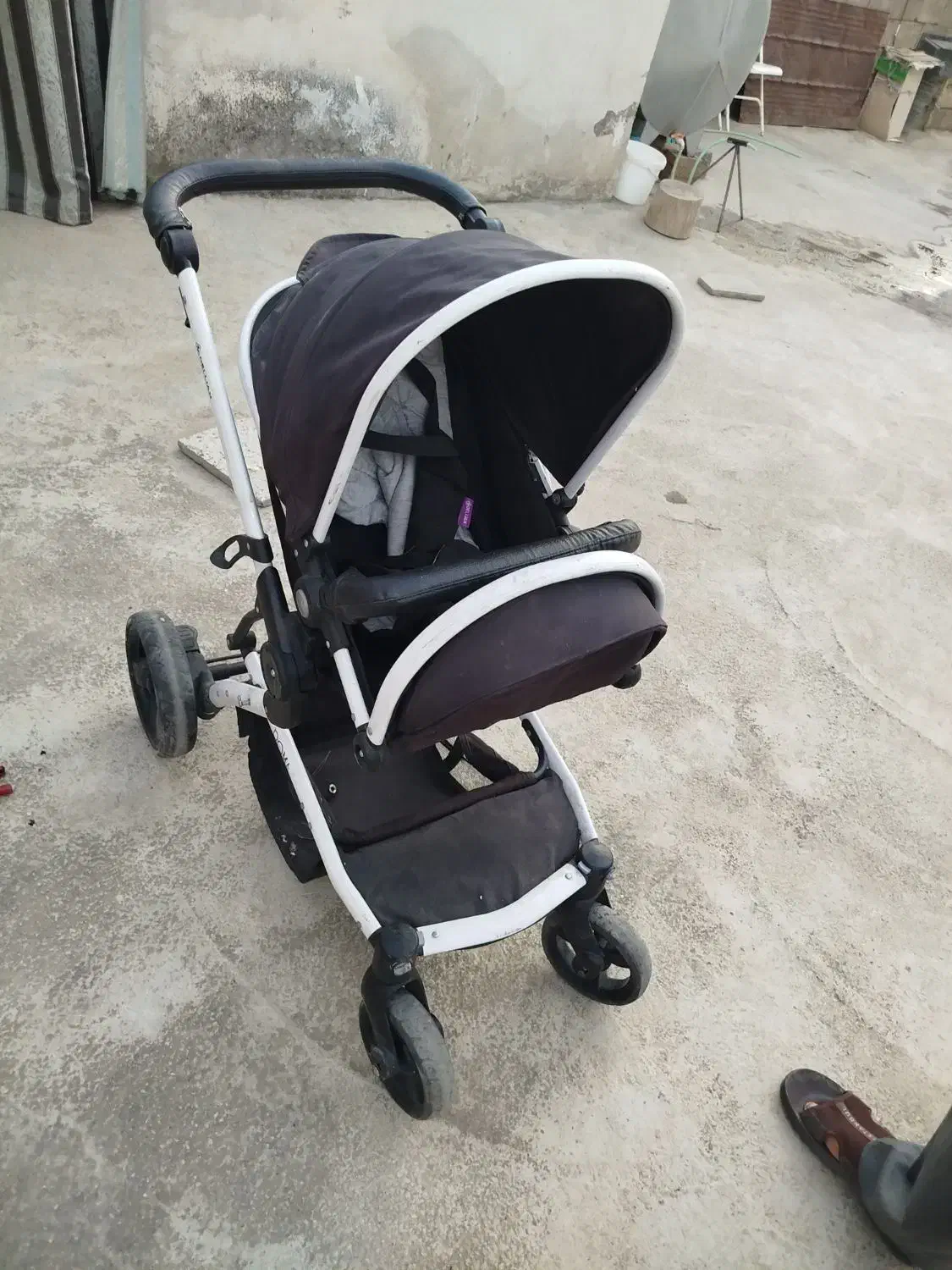 کالسکه خارجی قیمتش توبازارخیلی بالاس|کالسکه و لوازم جانبی|آزادشهر, |دیوار