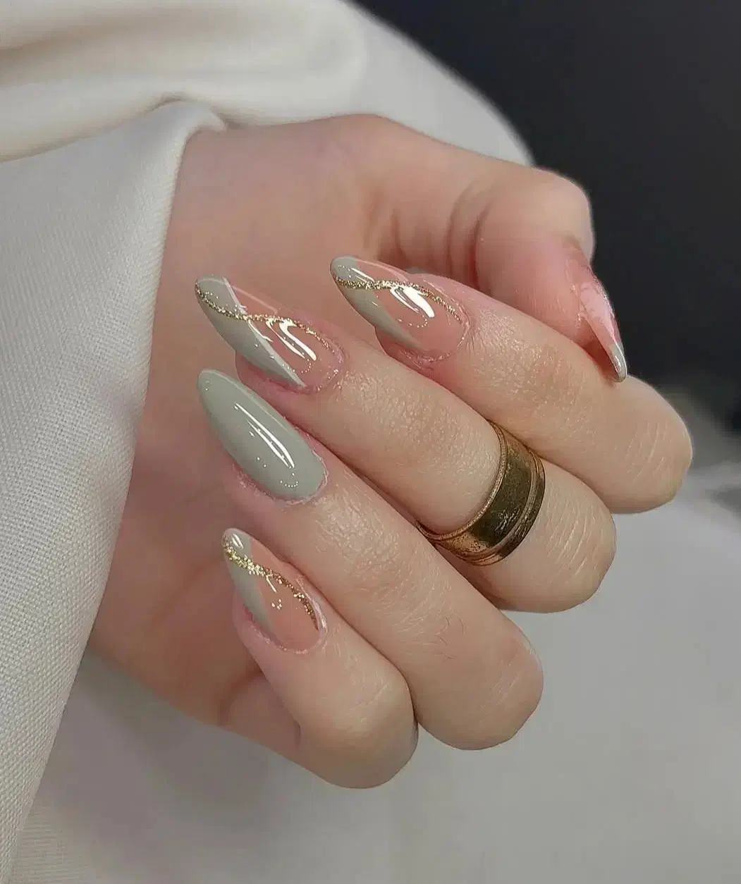 ناخنکار و منشی سالن ،لطفا متن آگهی رو دقیق بخونید|استخدام درمانی، زیبایی، بهداشتی|خرم‌آباد, |دیوار