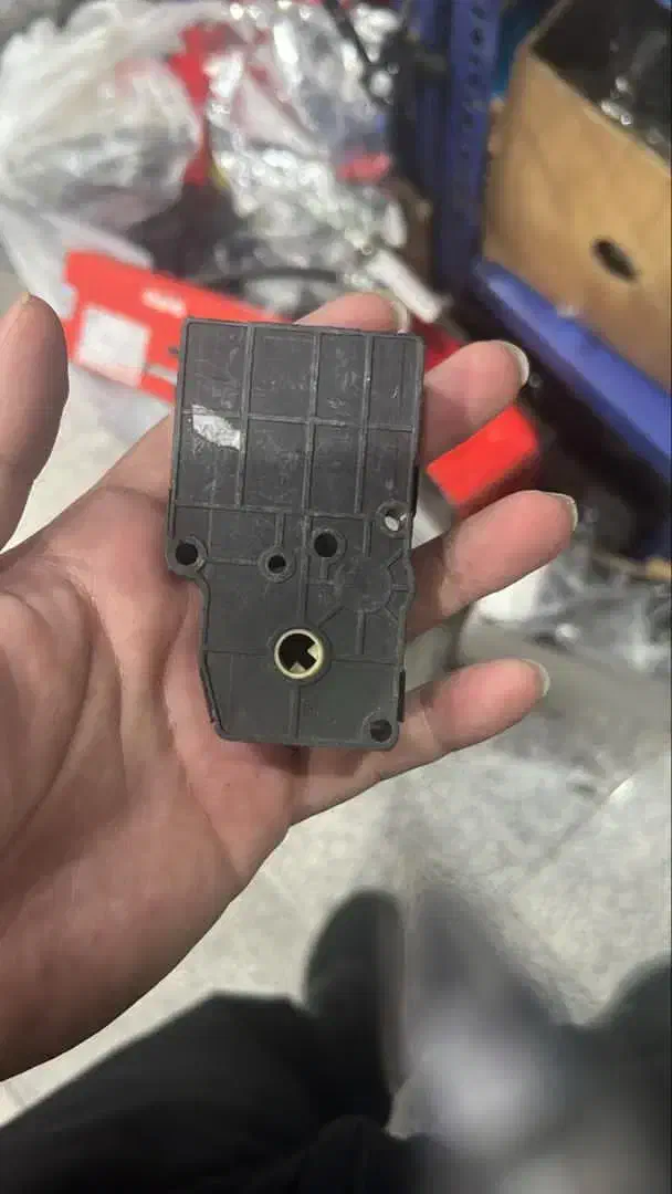 عملگر هوای سرد و گرم برلیانس|قطعات یدکی و لوازم جانبی|اصفهان, باغ دریاچه|دیوار