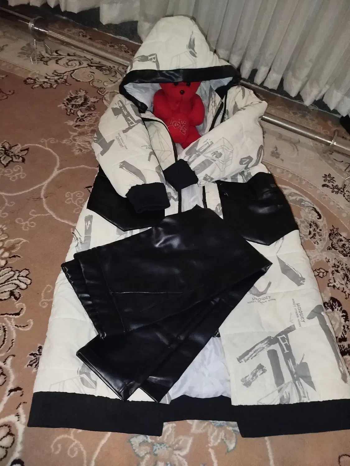 کاپشن و شلوار چرم|لباس|یاسوج, |دیوار