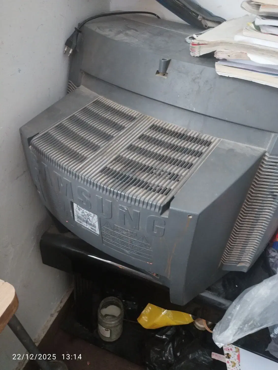 تلویزیون سامسونگ عالیشهر بدون کنترل ولی روشن میشه|تلویزیون و پروژکتور|بوشهر, |دیوار