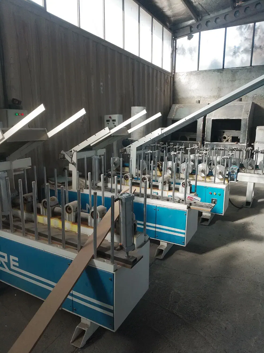 کارگر ساده و جوشکار فوری|استخدام صنعتی، فنی، مهندسی|رباط‌کریم, انجم آباد|دیوار