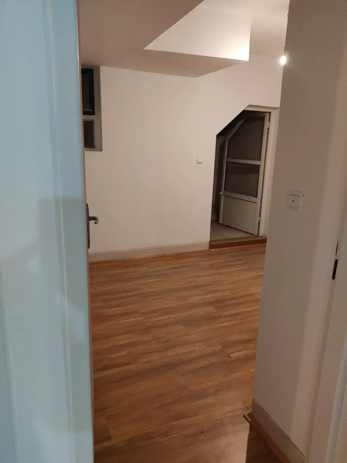 رهن کامل دو خ تخلیه زیر قیمت باغ تخت|اجارهٔ آپارتمان|شیراز, باغ تخت|دیوار