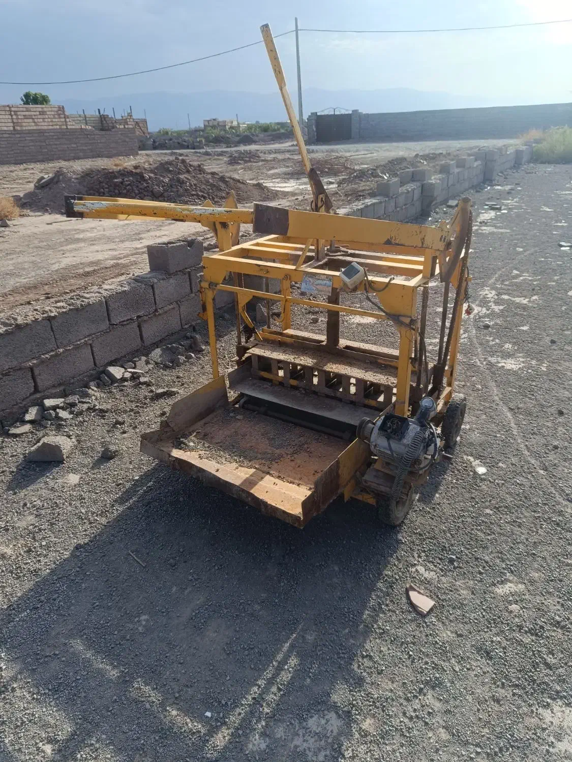 سلام نیازمند یه عددنیروی کار در بلوک زنی|استخدام معماری، عمران و ساختمانی|نرماشیر, |دیوار