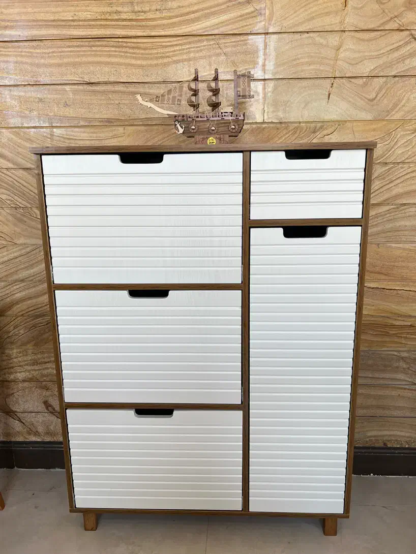 جاکفشی-سرای آرا|جاکفشی، کمد، دراور|یزد, |دیوار