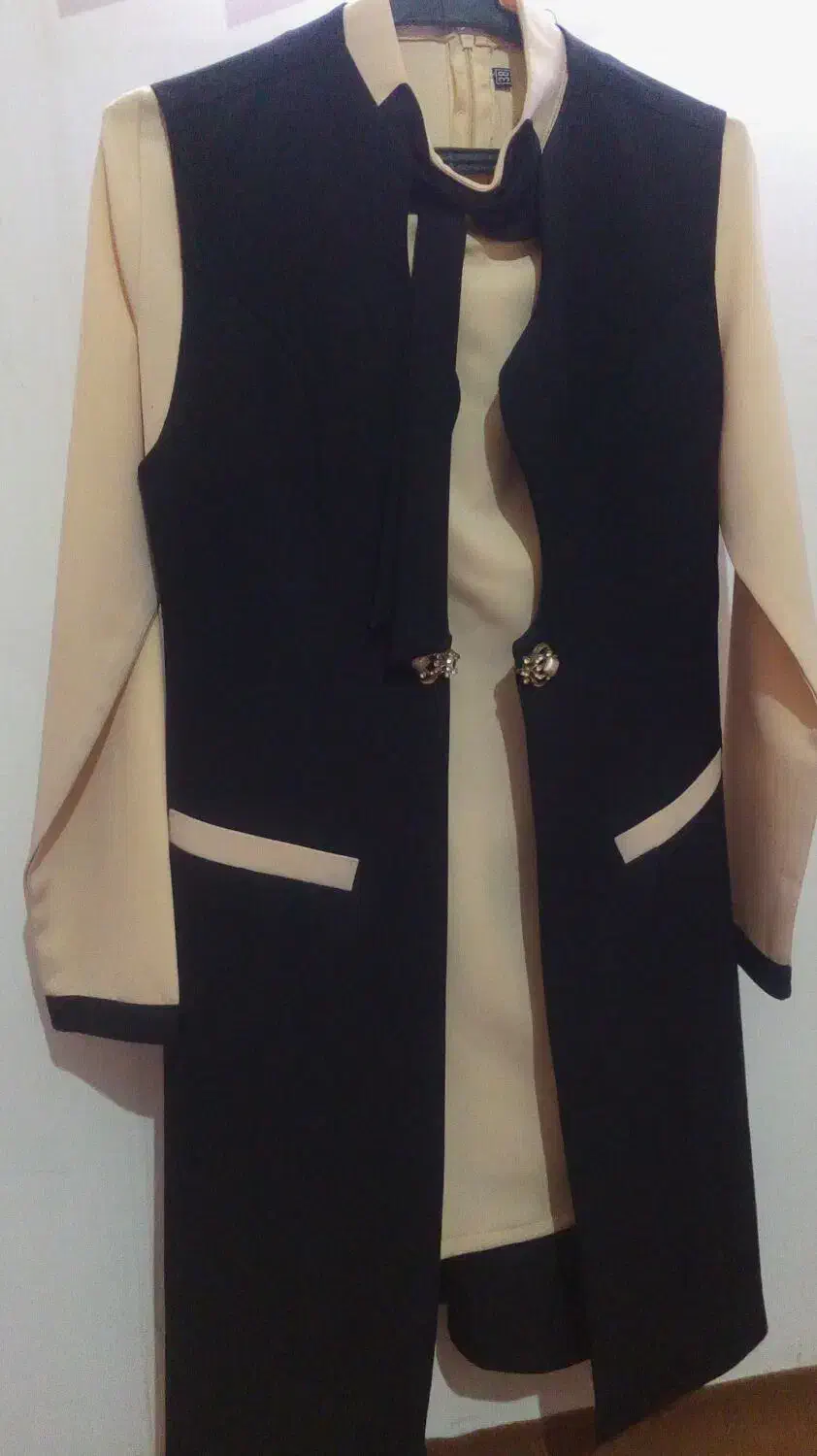 مانتو|لباس|خوی, |دیوار