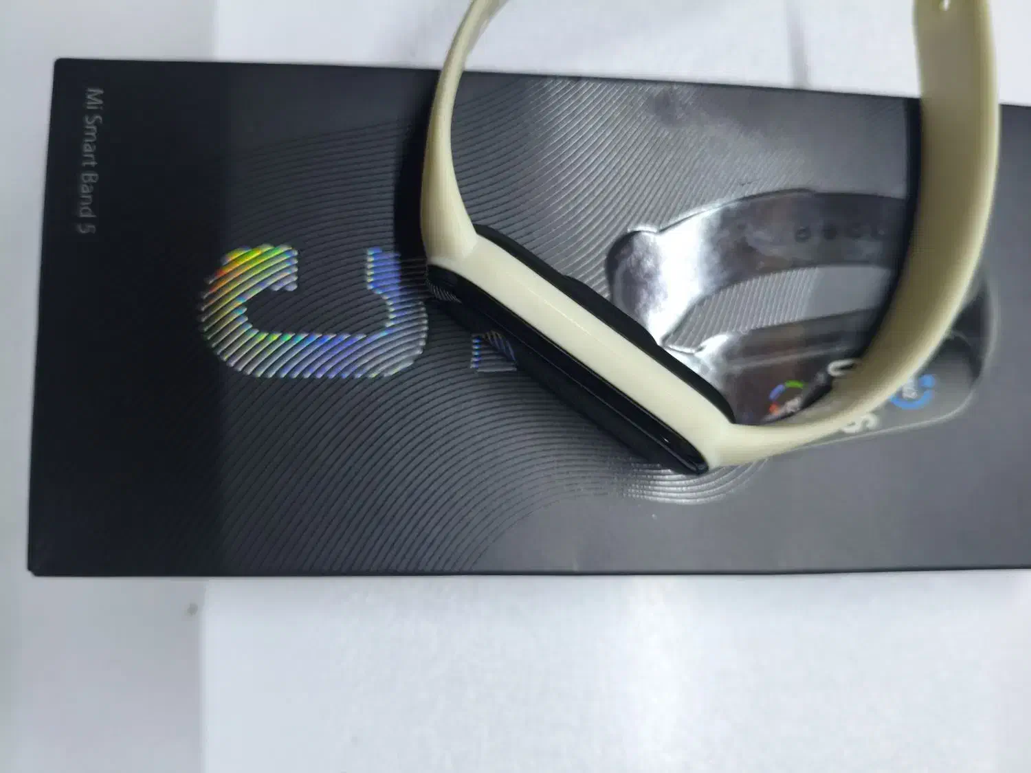 ساعت mi band 5|ساعت|رشت, پیرسرا|دیوار