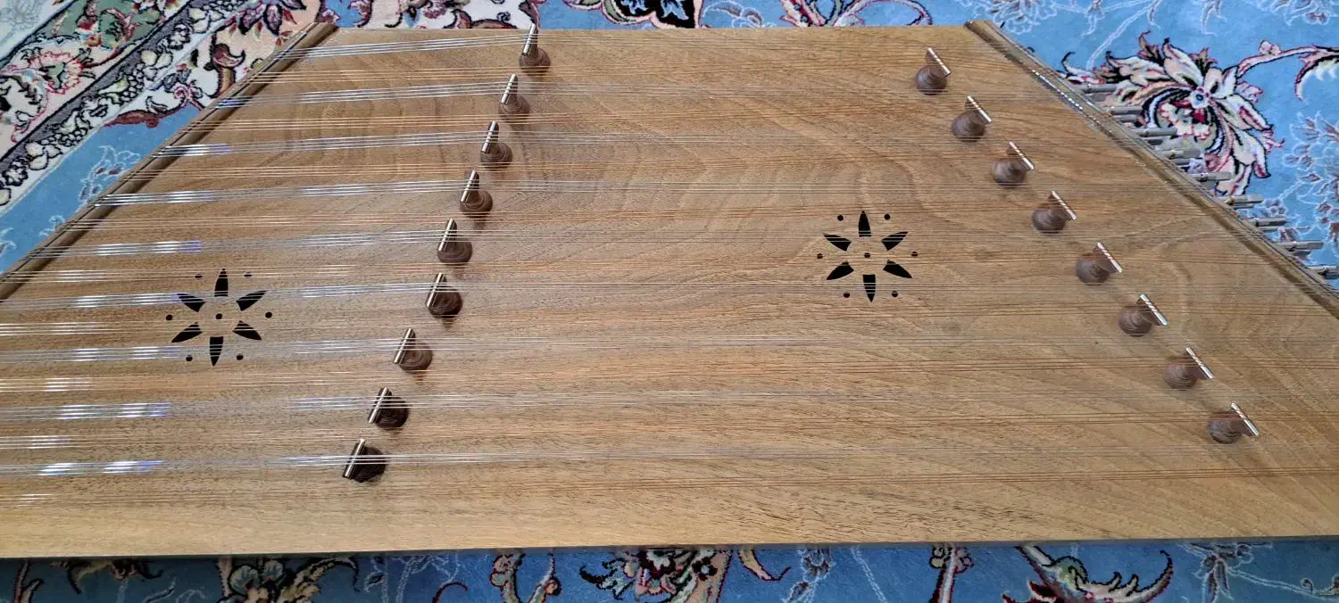 سنتور نو با چوب گردو|سازهای سنتی|همدان, |دیوار