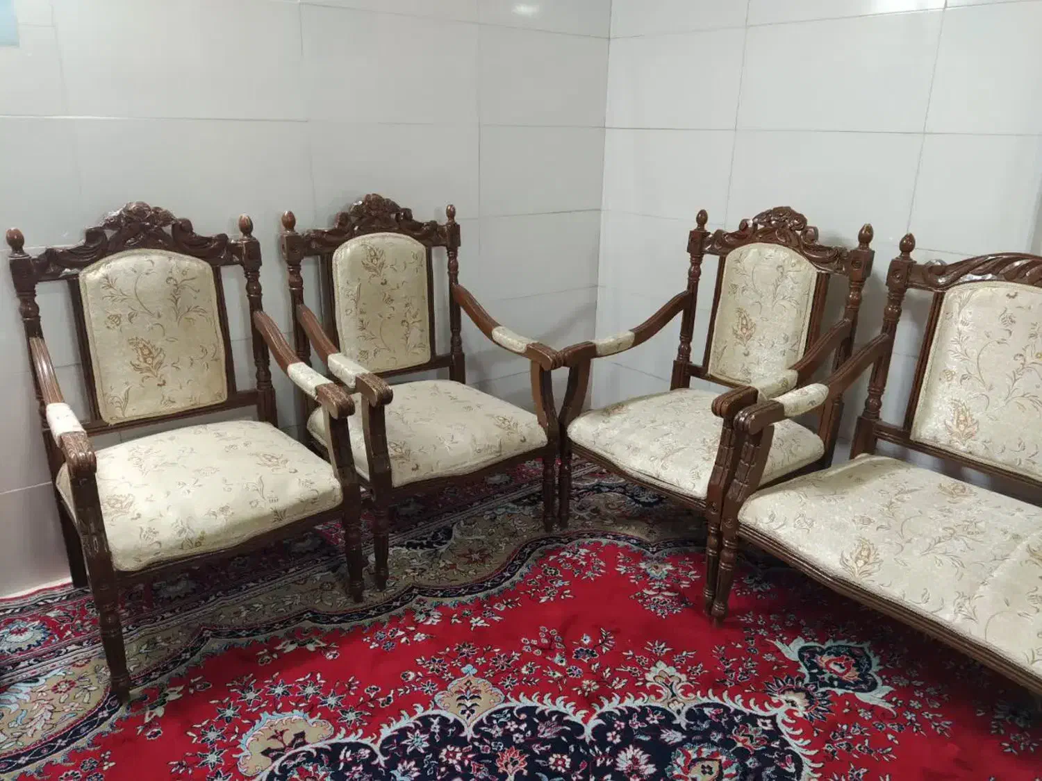 فروش یه ست مبل هفت نفره سلطنتی با تخت|مبلمان خانگی و میز عسلی|بیرجند, |دیوار