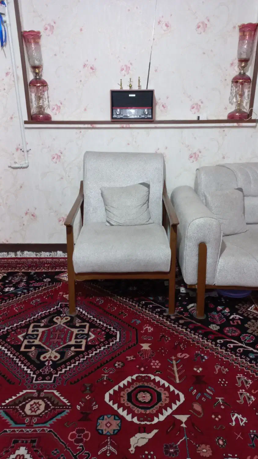 دو تخته فرش ۱۲ متری و یک ۴ متری و یک سری مبل|فرش|شیراز, مسلم|دیوار