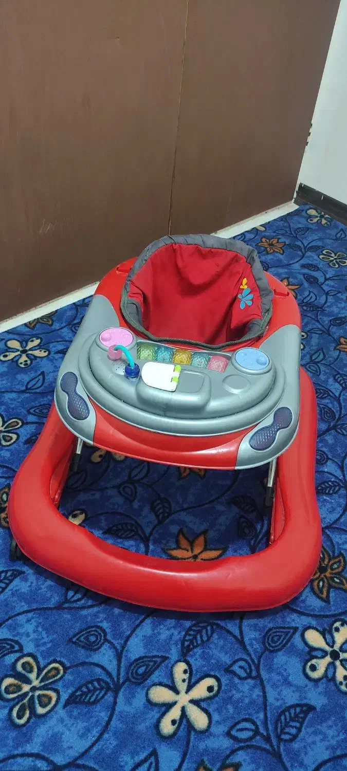 صندلی غذا کودک و روروک|تخت و صندلی بچه|هشتگرد, فاز ۱ مهستان|دیوار