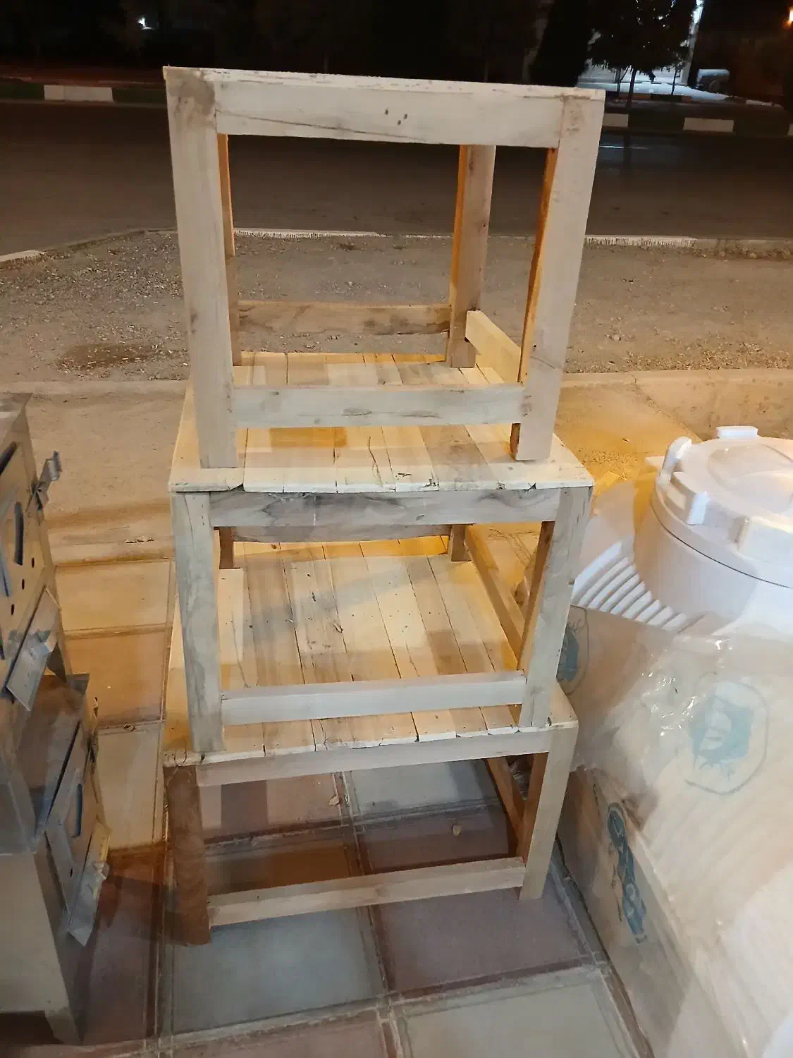 چهارپایه کرسی|صندلی و نیمکت|نجف‌آباد, حومه نجف آباد|دیوار