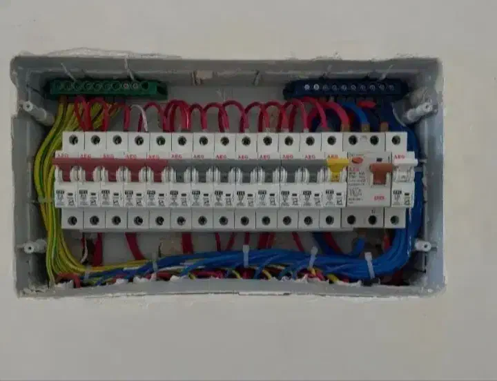 برقکار|خدمات پیشه و مهارت|بروجرد, |دیوار