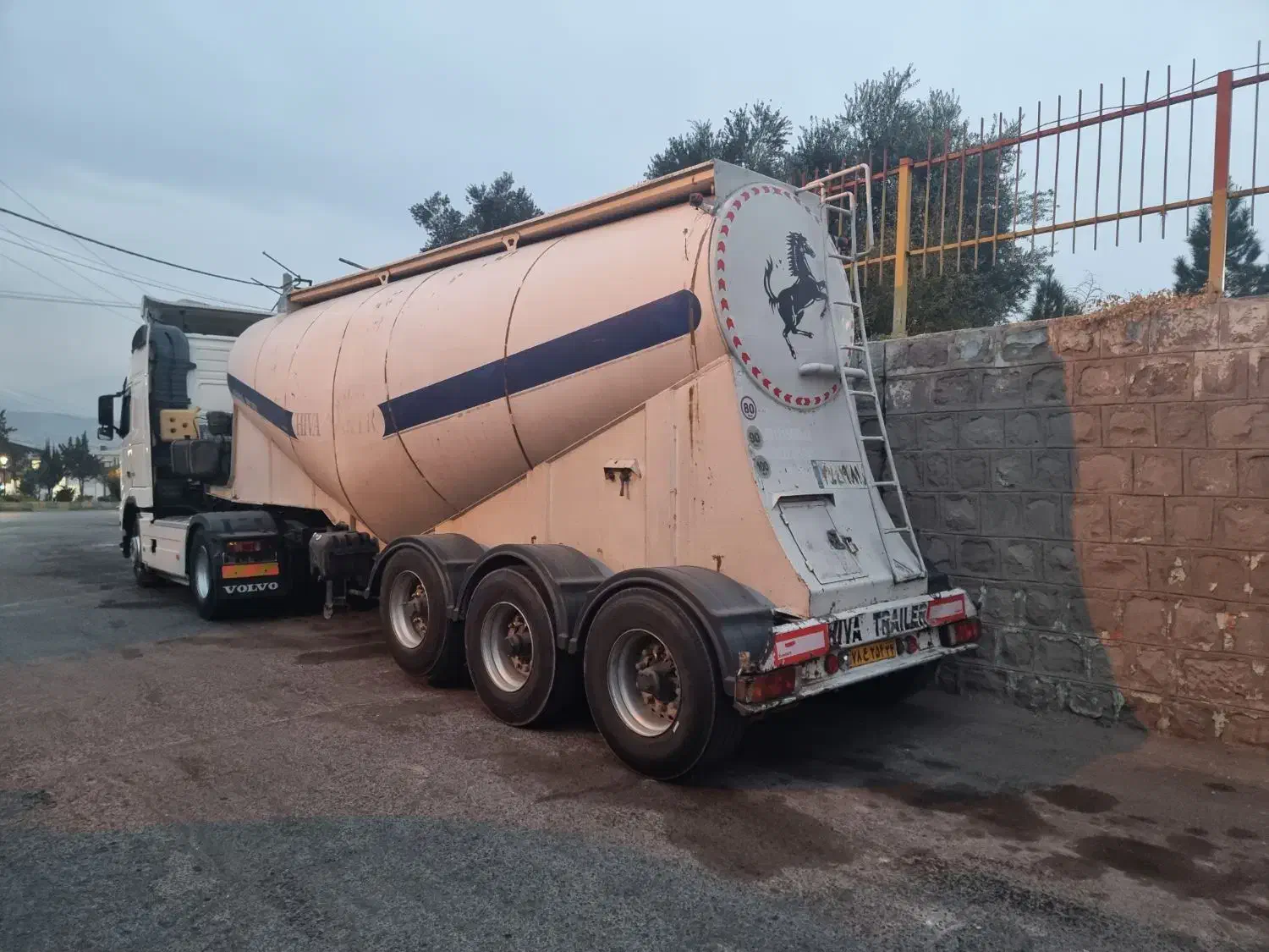 بونکر سیمان سه محور|قطعات یدکی و لوازم جانبی|لوشان, |دیوار