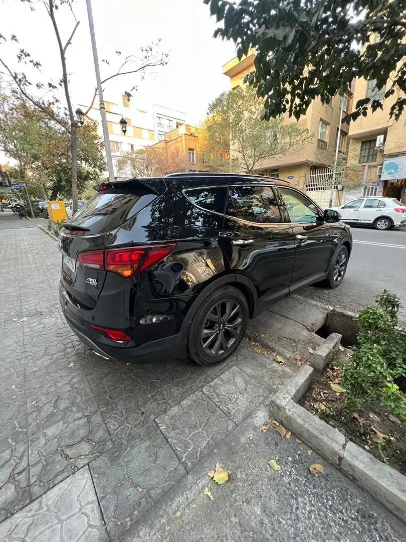 سانتافه ۲۰۱۷ مشکی ۶۳ آپشن بیرنگ بدون مشابه|خودرو سواری و وانت|تهران, جمال‌زاده|دیوار