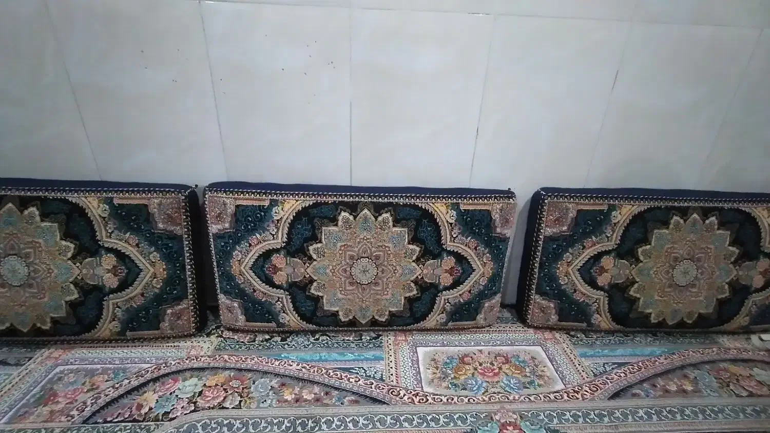 دوجفت پشتی سالم|پشتی|قم, سید معصوم|دیوار