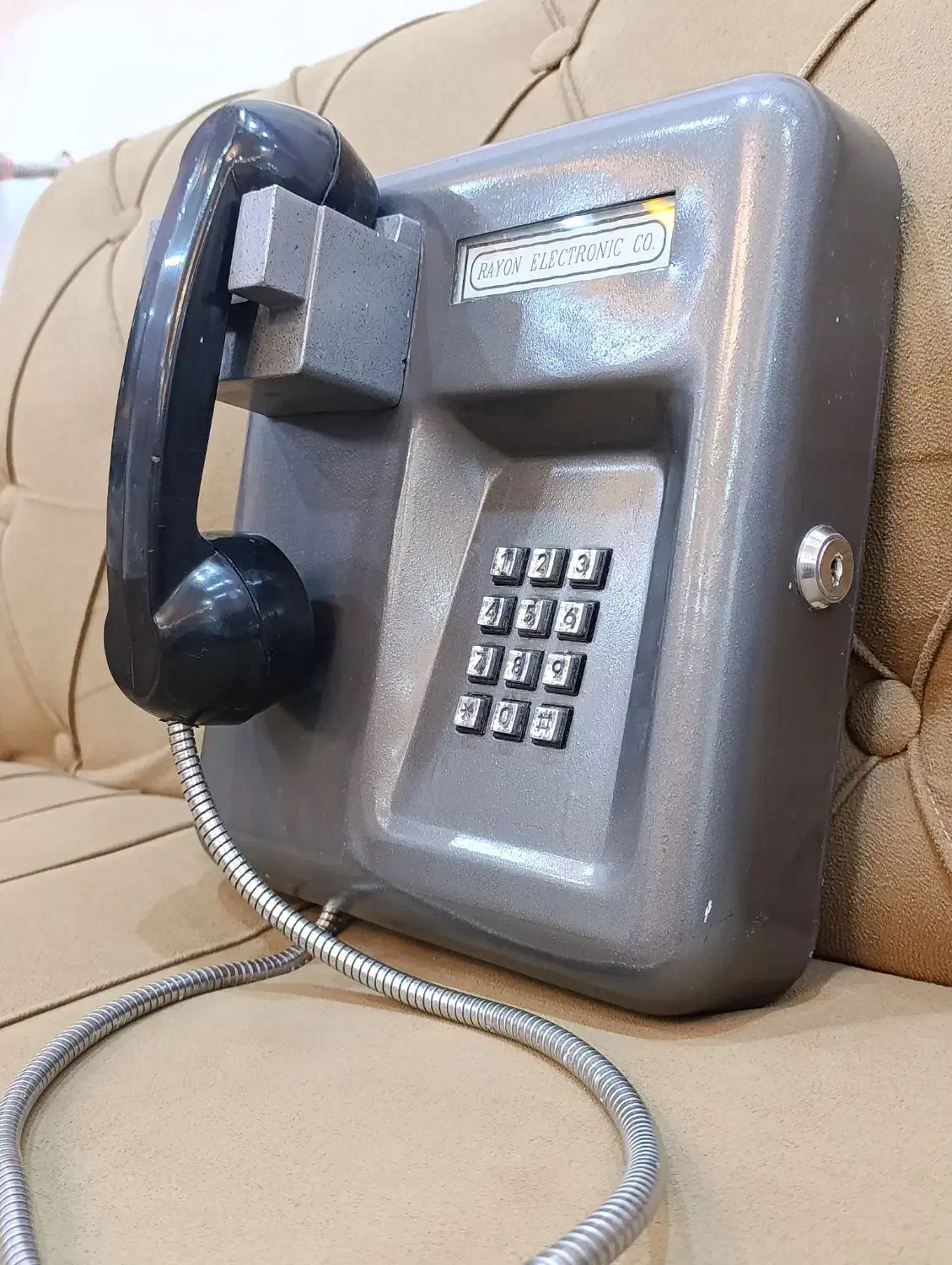 تلفن های عمومی نوستالژیک.بینظیر.|کلکسیون اشیاء عتیقه|تهران, آرژانتین|دیوار