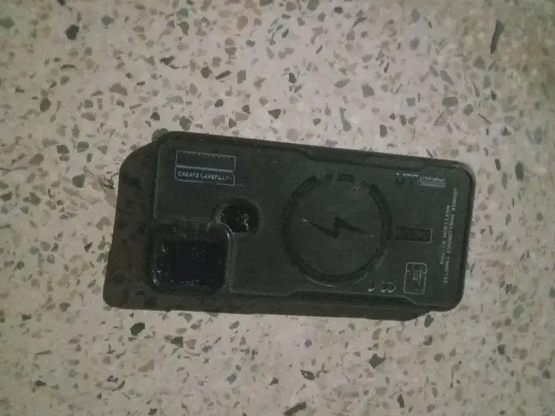 گمشده|اشیا|سبزوار, باهنر|دیوار