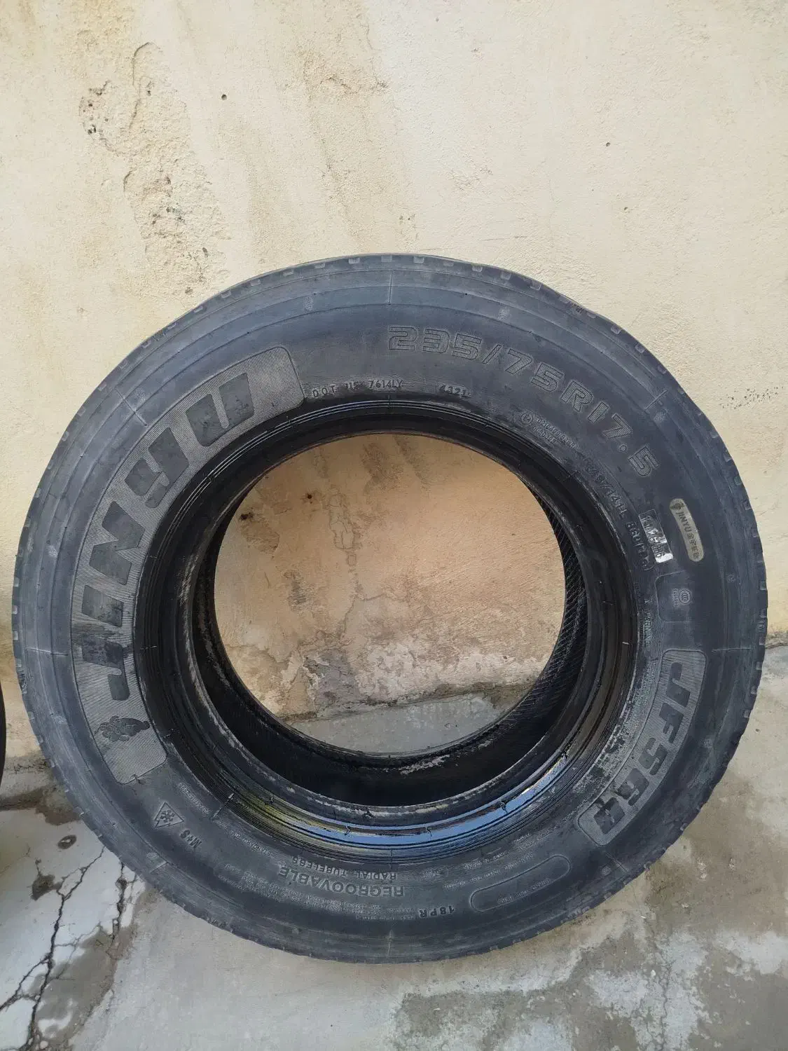 لاستیک نیسان|قطعات یدکی و لوازم جانبی|قروه, |دیوار