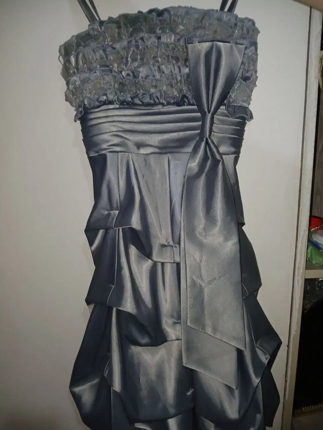 چند عدد مانتو|لباس|تربت‌حیدریه, آغوی|دیوار