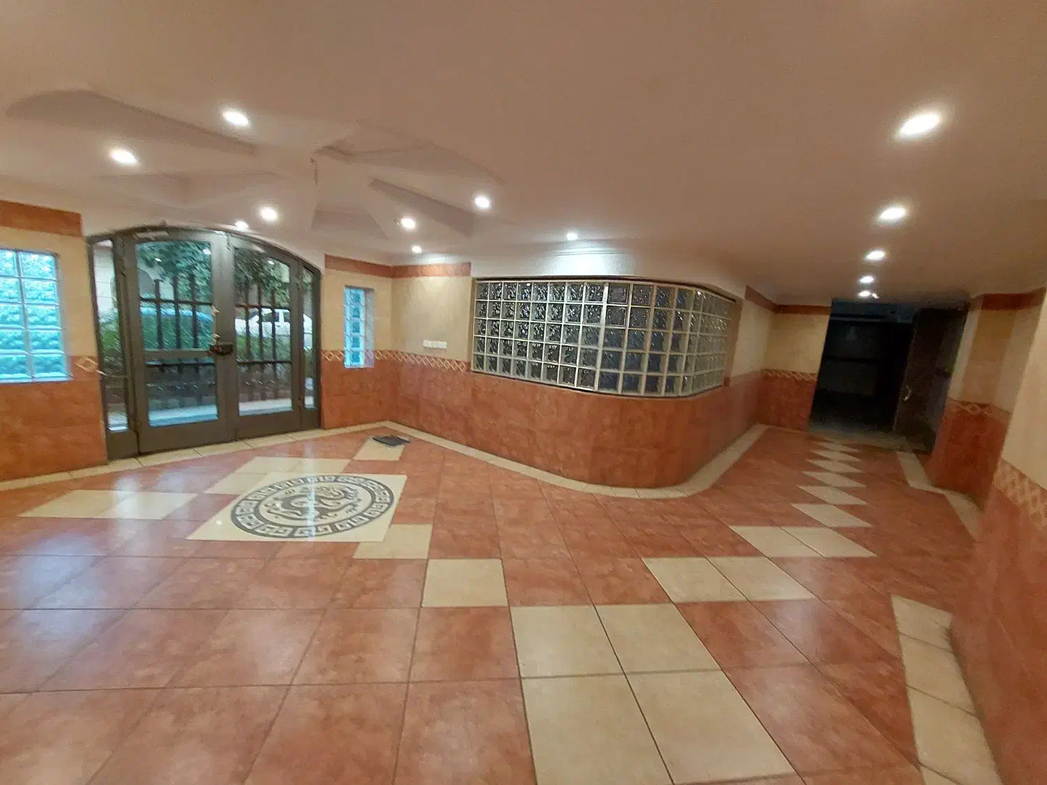 آپارتمان ۱۷۵ متر سه خواب/پاسداران گلستان