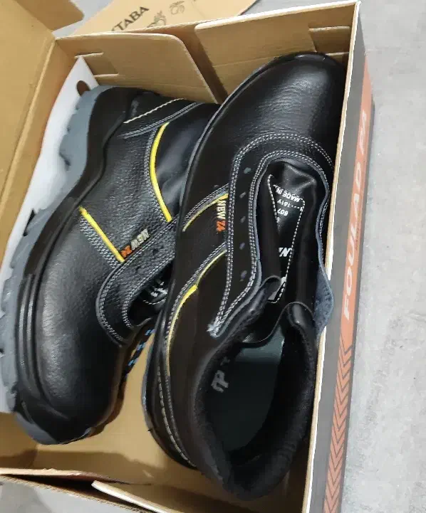 کفش کار پاتن و فولاد پا|کیف، کفش، کمربند|چناران, |دیوار