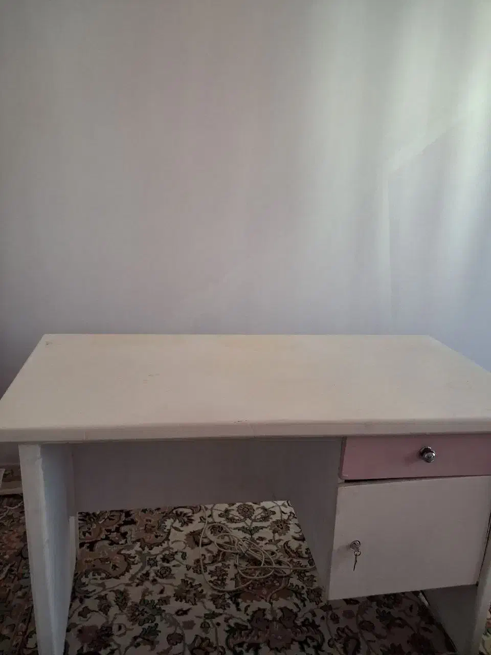 تخت فرفورژه، کمد ویترین دار و میز کار|تخت و سرویس خواب|پردیس, فاز ۱۱|دیوار