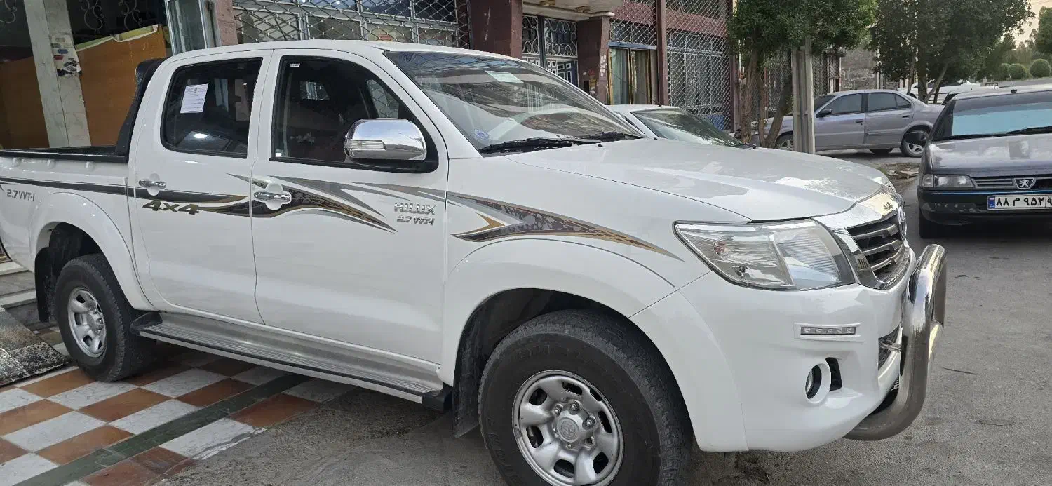 هایلوکس ۲۰۱۵ صد هزار واقعی|خودرو سواری و وانت|تهران, قلمستان|دیوار